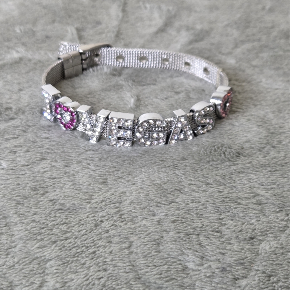 * Unisex "I Love Vegas" Rhinestones Charm Bracelet Silvertone